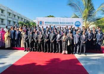 رئيس الوزراء الصومالي يعلن تشكيل حكومته الجديدة