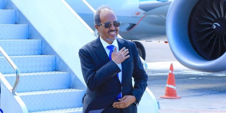 رئيس الجمهورية يعود إلى البلد بعد مشاركته في الدورة الـ77 للجمعية العامة للأمم المتحدة