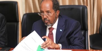 رئيس الجمهورية يحل مجلسي خدمة القضاء ومكافحة الفساد