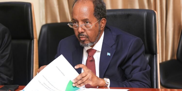 رئيس الجمهورية يحل مجلسي خدمة القضاء ومكافحة الفساد