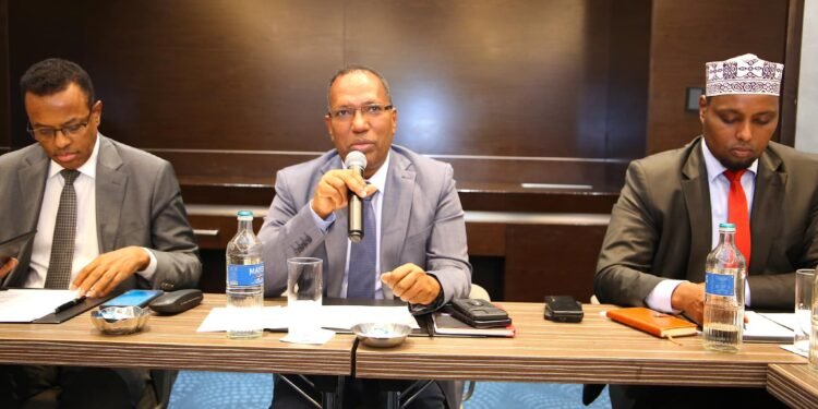 وزيرالمالية الصومالي يفتتح مؤتمرا حول مراجعة النظام المالي في نيروبي