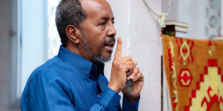 مقال للرئيس الصومالي “لا..للرجوع إلى الوراء: علينا أن نضع حدا لتهديدات حركة الشباب”