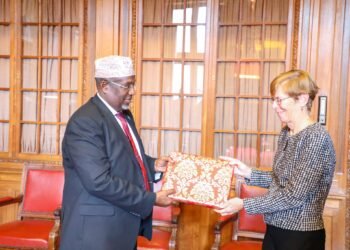 رئيس مجلس البرلمان الصومالي يلتقي برئيسة محكمة العدل الدولية في لاهاي