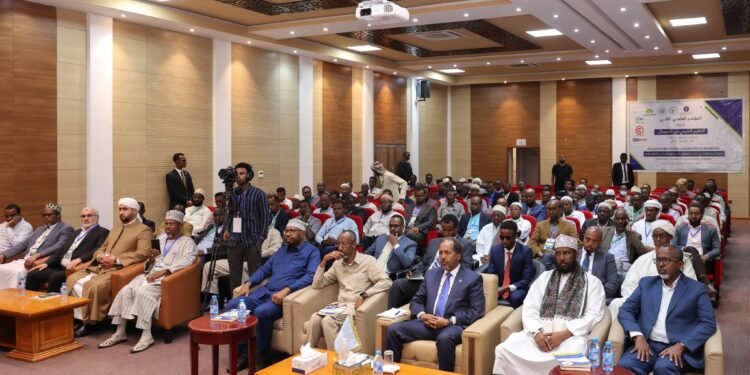 الرئيس الصومالي يشارك في مؤتمر علمي حول دراسة العلوم الشرعية في الصومال