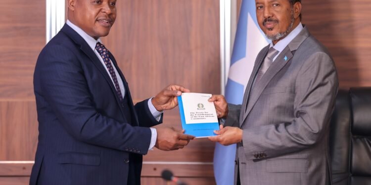 الصومال تستكمل المرحلة الأولى من إجراءات انضمامها إلى مظلة شرق أفريقيا