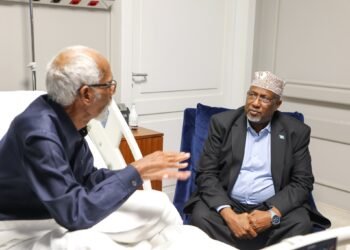 الشيخ آدم مدوبي يتفقد على صحة السياسي محمد عثمان”جواري” في إسطنبول