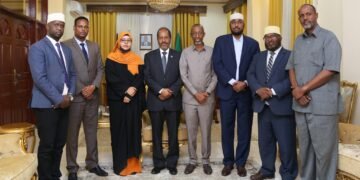 الرئيس الصومالي يجتمع مع مسؤولي القطاع التعليمي في البلاد