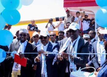 الرئيس الصومالي يفتتح ميناء مدينة غَرَعَدْ الجديد في ولاية بونتلاند
