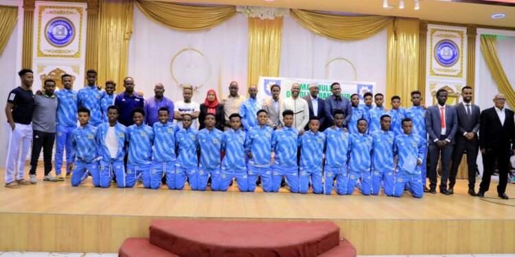 عمدة العاصمة مقديشو يقيم مأدبة عشاء على شرف المنتخب الوطني للناشئين