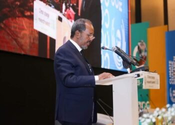 الرئيس الصومالي يلقي خطابا في مؤتمر إقليمي حول البيئة وتغير المناخ