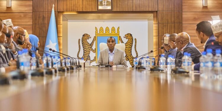 في اجتماع طارئ…الحكومة الصومالية تصدر قرارات هامة وتتبرع بمليون دولار لضحايا تفجيرات مقديشو الأخيرة