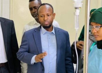 وزير الصحة الصومالي يتعهد بنقل الجرحى من ذوي الإصابات الخطرة إلى خارج البلاد