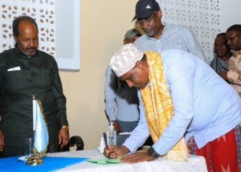 الرئيس الصومالي يؤيد بيان السلام ووقف الاقتتال الداخلي بين القبائل في محافظة شبيلي الوسطى