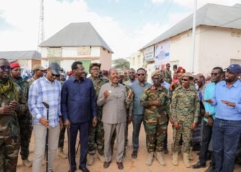 ضمن برنامج جولته التفقدية…الرئيس الصومالي يصل إلى مدينة “بَحْدُو” في ولاية غالمودوغ