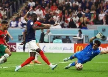 فرنسا تواجه الأرجنتين في نهائي كأس العالم في قطر بعد فوزها على المغرب