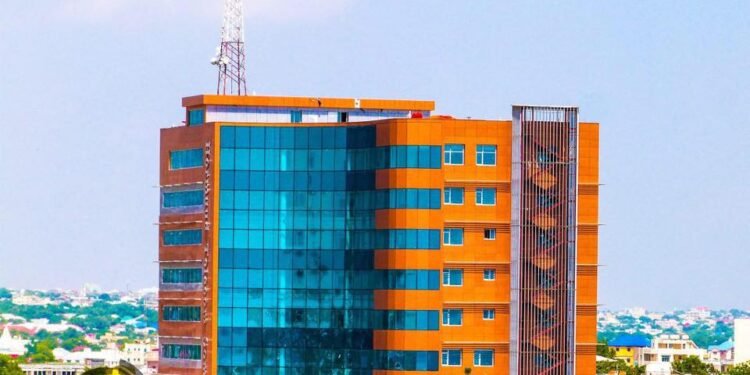 حركة الشباب تحاول منع إعادة الاتصالات إلى المناطق التي فقدت السيطرة عليها