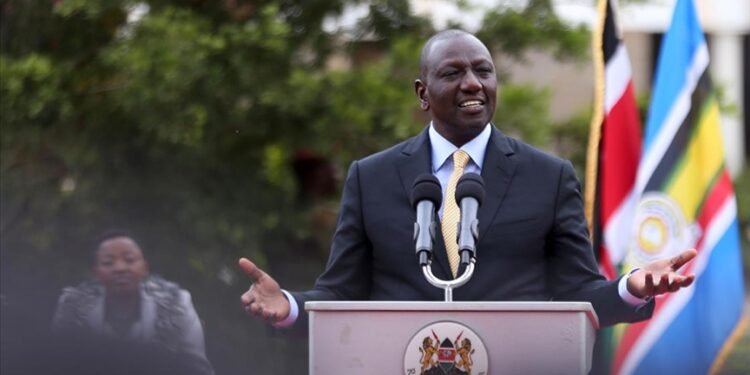 الرئاسة الكينية تعلن توقيف أربعة من أعضاء لجنة الانتخابات عن العمل