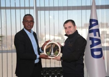 مدير وكالة إدارة الكوارث يجتمع مع مسؤولين أتراك في إسطنبول