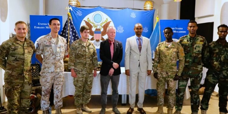 الولايات المتحدة تُقدِّم للصومال مساعدات عسكرية بقيمة 9 ملایین دولار