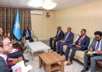 الرئيس الصومالي يستقبل السفيرة الأمريكية لدى الأمم المتحدة في مقديشو