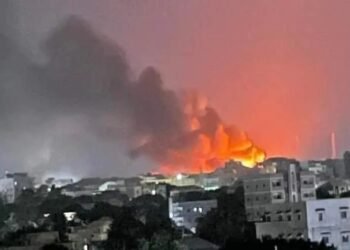 اندلاع حريق هائل في سوق بكارا المركزي في مقديشو