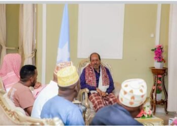 اجتماع الرئيس الصومالي مع أسر الجنود المدربين في إريتريا