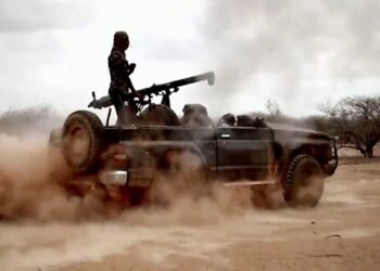 هجمات وانفجارات على قاعدة عسكرية في محافظة شبيلى الوسطى