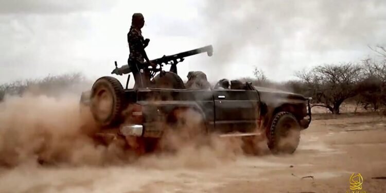 هجمات وانفجارات على قاعدة عسكرية في محافظة شبيلى الوسطى