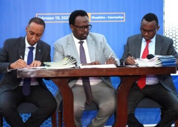 أحمد غوتالي يتسلم مهام منصبه رسميا كمراجع عام للصومال