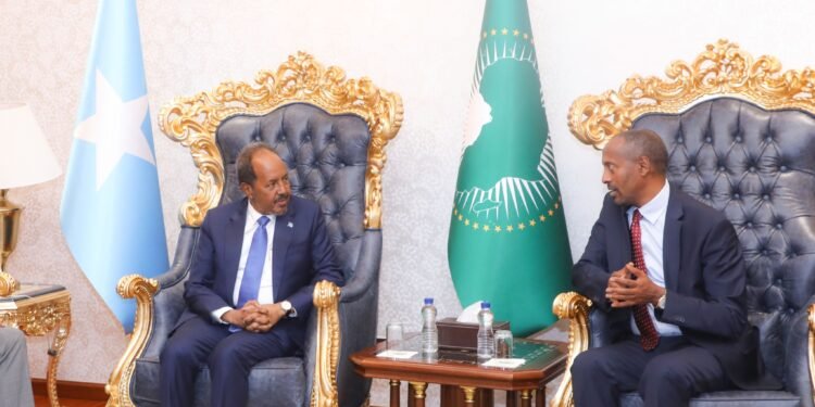 الرئيس حسن شيخ يصل أديس أبابا للمشاركة في القمة الـ36 للاتحاد الإفريقي