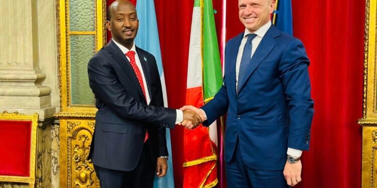 وزير الثروة السمكية الصومالي يلتقي نظيره الإيطالي في روما