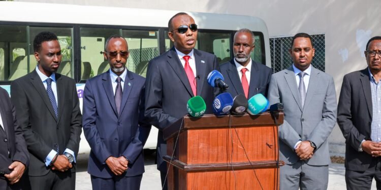 رئيس الوزراء الصومالي يشارك في مقديشو مناسبة انطلاق اختبارات تعيين المعلمين الجدد