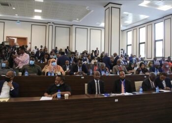 نواب الصومال يصادقون على قوانين جديدة.. ويقررون التبرع بـ20٪ من رواتبهم لمتضرري الزلزال في تركيا وسوريا
