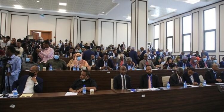 نواب الصومال يصادقون على قوانين جديدة.. ويقررون التبرع بـ20٪ من رواتبهم لمتضرري الزلزال في تركيا وسوريا