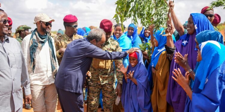 الرئيس الصومالي يصل إلى مديرية “آدم يبال” في محافظة شبيلي الوسطى