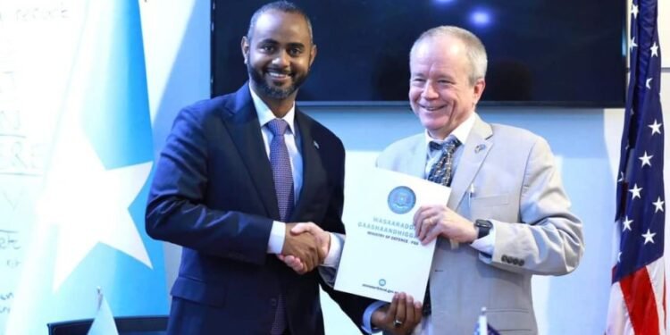 مقديشو وواشنطن تتفقان على مواصلة تدريب القوات الخاصة الصومالية