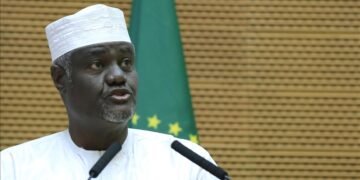 الاتحاد الإفريقي يدعو الأطراف السودانية لوقف “تدمير البلاد” والعودة إلى التفاوض