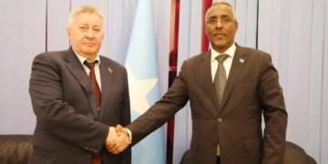 وزير الخارجية الصومالي يجتمع مع السفير الروسي في مقديشو
