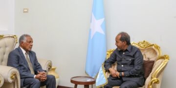 الرئيس الصومالي يدعو إلى وقف الحرب والتفاوض السلمي في السودان