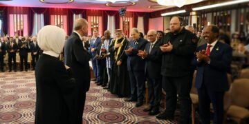 الرئيس الصومالي يشارك في حفل تنصيب الرئيس التركي.. ويشيد بتقدم تركيا