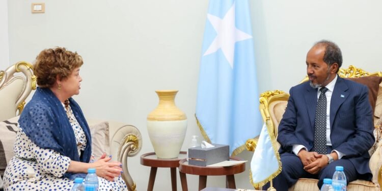 الرئيس الصومالي يستقبل المبعوث الخاص الجديد للأمين العام للأمم المتحدة في مقديشو