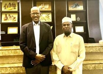 حوار خاص مع سعادة السفير عمر شيخ علي إدريس – عمر طيري (الحلقة الأولى)