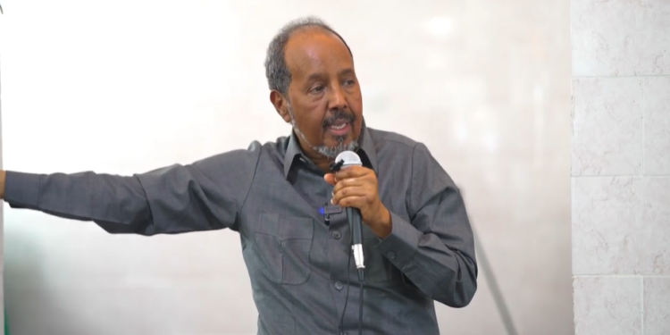 الرئيس الصومالي يرحب بقبول طلب انضمام بلاده لمجموعة شرق إفريقيا