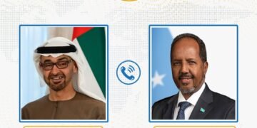في اتصال هاتفي.. رئيس الصومال يقدم واجب العزاء لقادة دولة الإمارات في وفاة الشيخ سعيد بن زايد آل نهيان