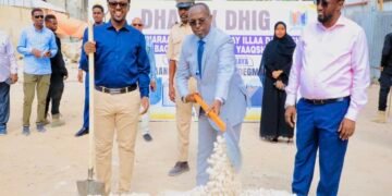 بناء طريق معبد يربط بين شارعي “سوق بعاد” و “الجنرال داؤود” في مقديشو