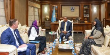 رئيس الوزراء الصومالي يودع سفيرة الاتحاد الأوروبي في الصومال ويُثمّن جهودها