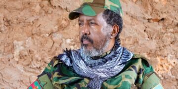 رئيس الصومال يلتقي قيادة الجيش للمناقشة معهم خطة القضاء على حركة الشباب