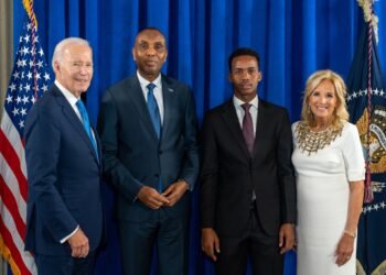 على هامش القمة الـ 78 للجمعية العامة.. رئيس الوزراء الصومالي يلتقي الرئيس الأمريكي