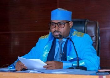 محكمة بنادر تصدر أحكامًا متفاوتة في قضايا الفساد واختلاس المال العام