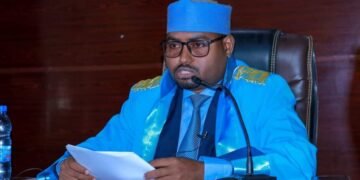 محكمة بنادر تصدر أحكامًا متفاوتة في قضايا الفساد واختلاس المال العام